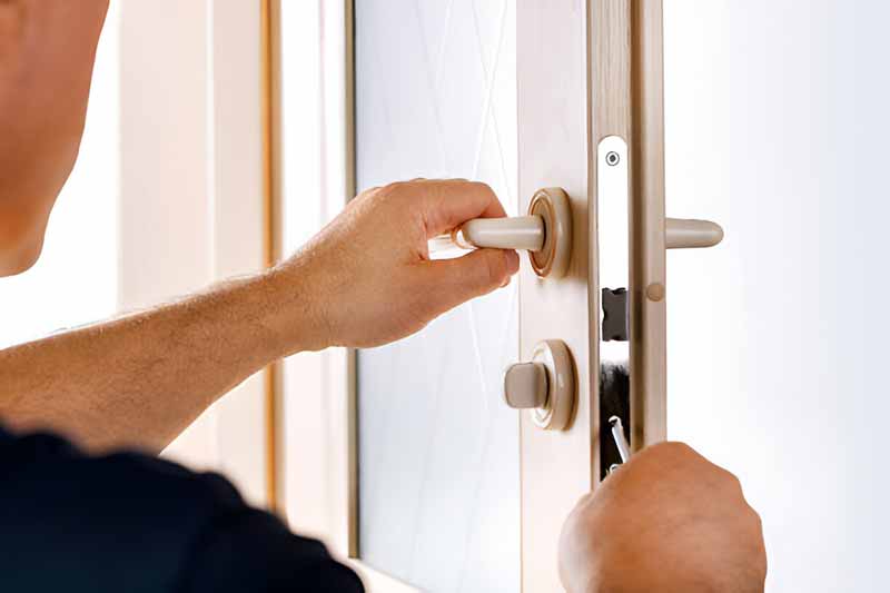 Commercial-Locksmith-bottom 3