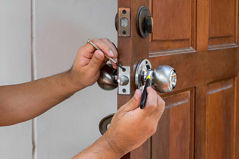 Emergency-Locksmith 1